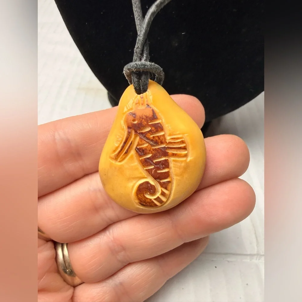Vintage Hand Carved Seahorse‎ Amber? Pendant Necklace Rope Cord Nautical Ocean